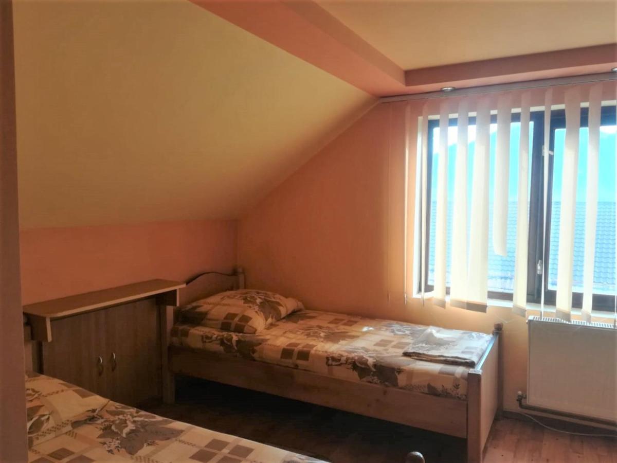 Отель Casa Cozorici Садова Экстерьер фото